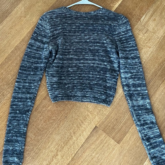 Hollister Gray Tiger Print Cropped Sweater - Picture 2 of 6